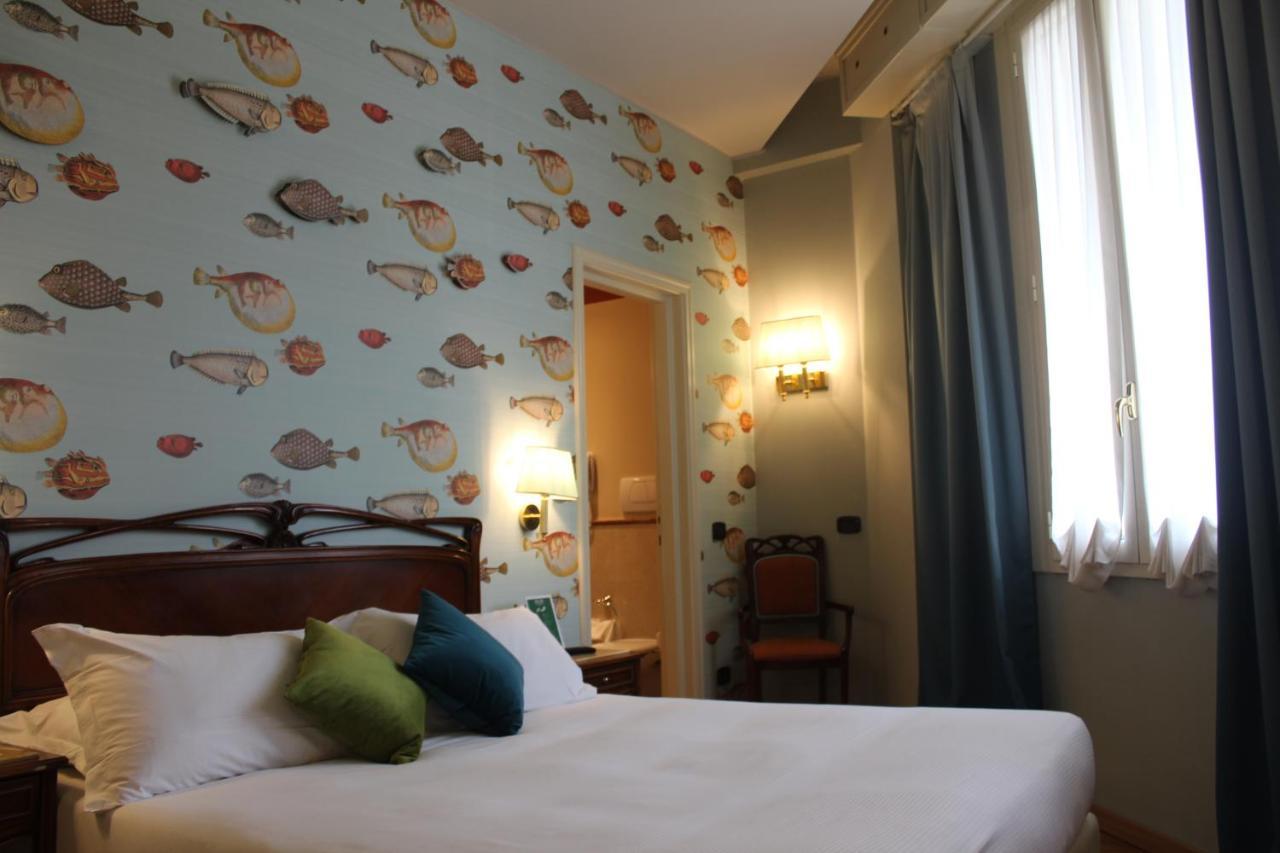 ホテル コンチネンタル ジェノヴァ エクステリア 写真